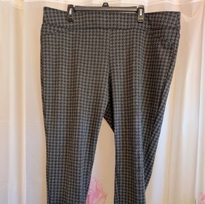 Liz Claiborne Stylish Hounds tooth Pants